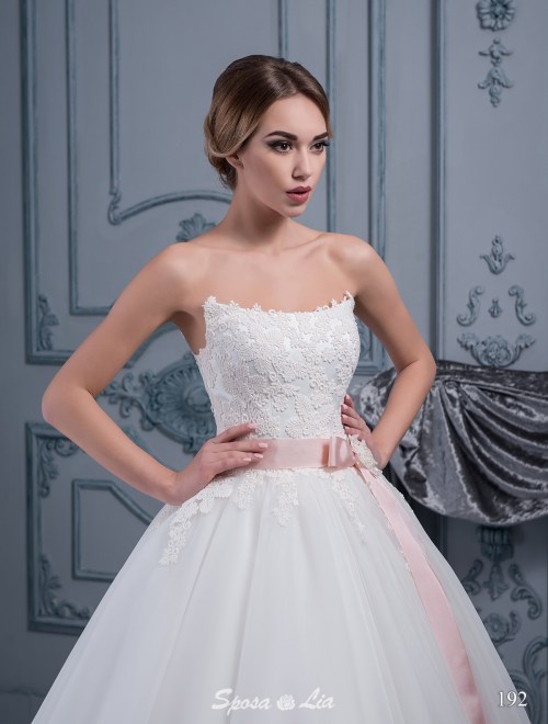 https://www.sposa-lia.com/images/stories/virtuemart/product/192       (2).jpg